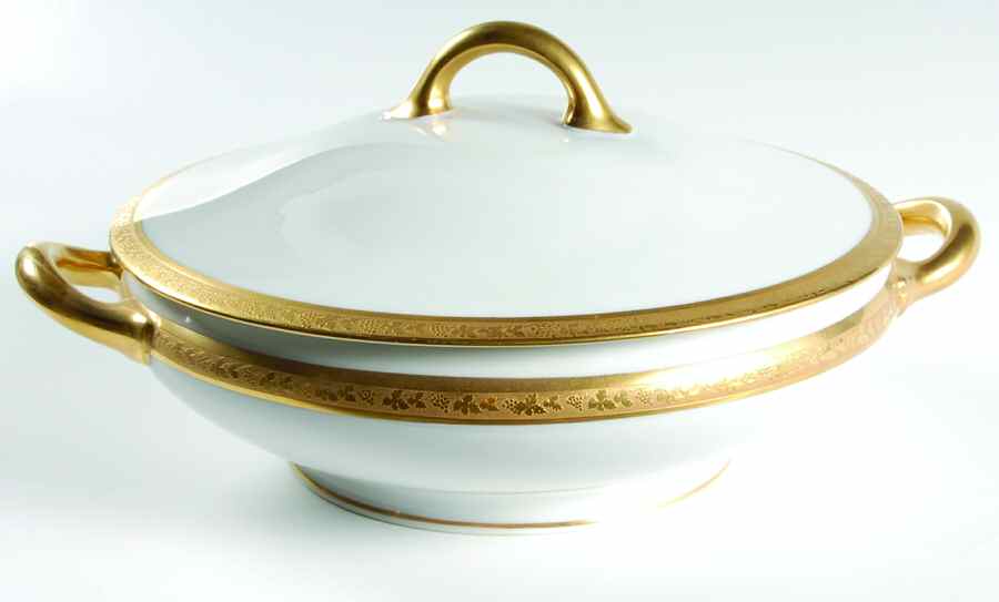 ROB24 Round Covered Vegetable by Royal Bayreuth-1