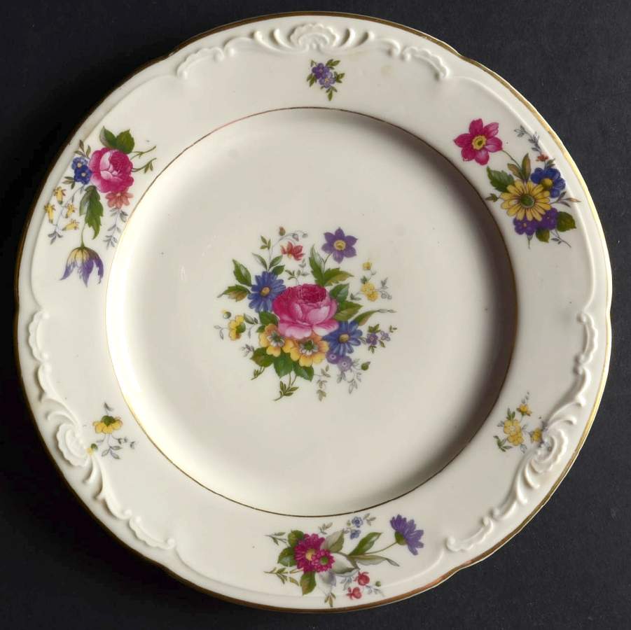 ROB28 Salad Plate by Royal Bayreuth-1