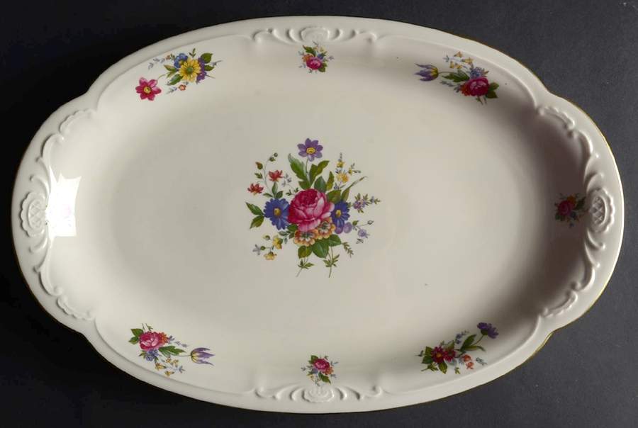 ROB28 16" Oval Serving Platter by Royal Bayreuth-1