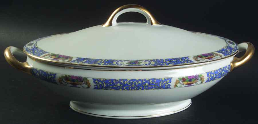 ROB29 Round Covered Vegetable by Royal Bayreuth-1