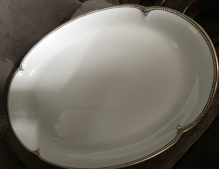 ROB34 14" Oval Serving Platter by Royal Bayreuth-1