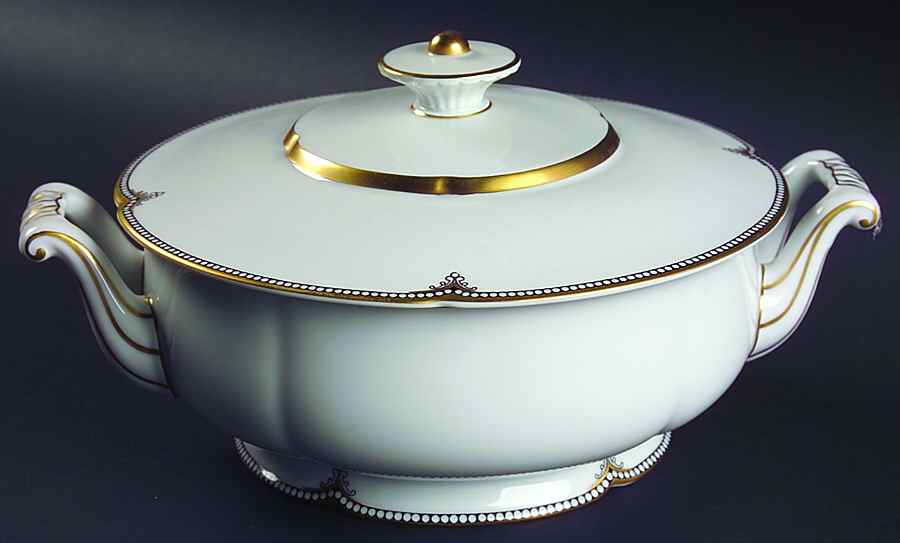 ROB34 Round Covered Vegetable by Royal Bayreuth-1