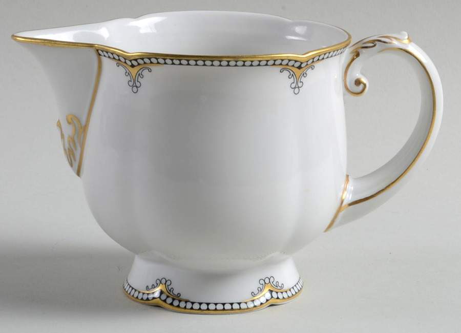 ROB34 Creamer by Royal Bayreuth-1