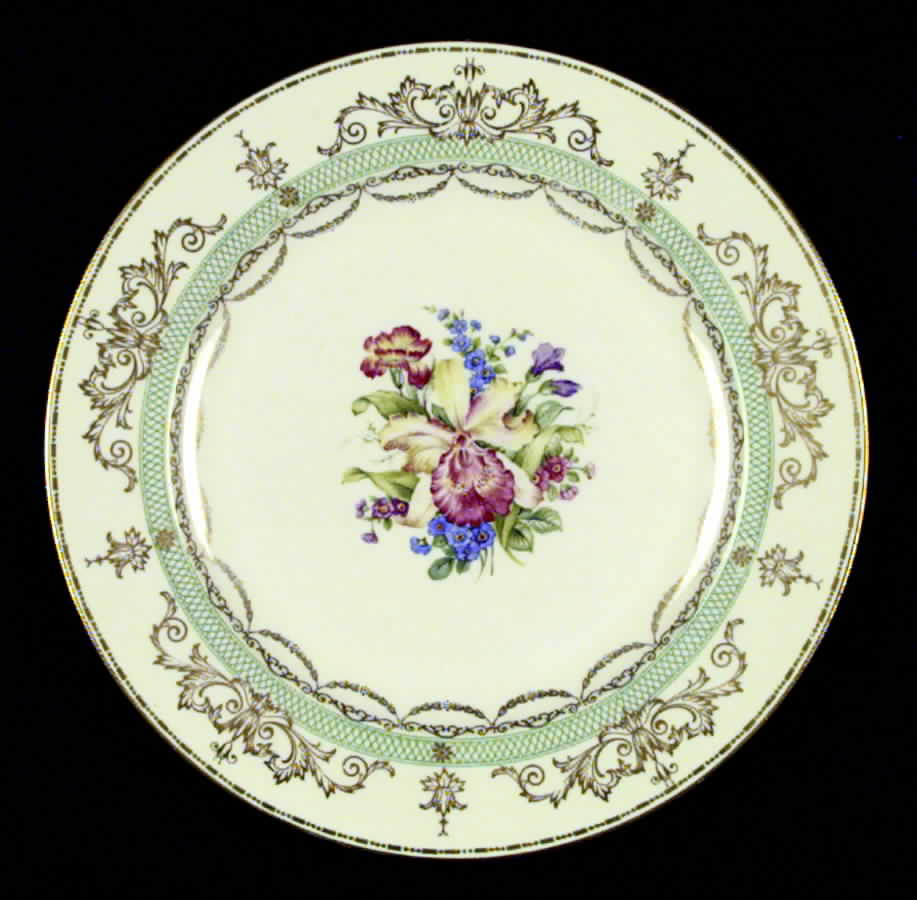 ROB35 Dinner Plate by Royal Bayreuth-1