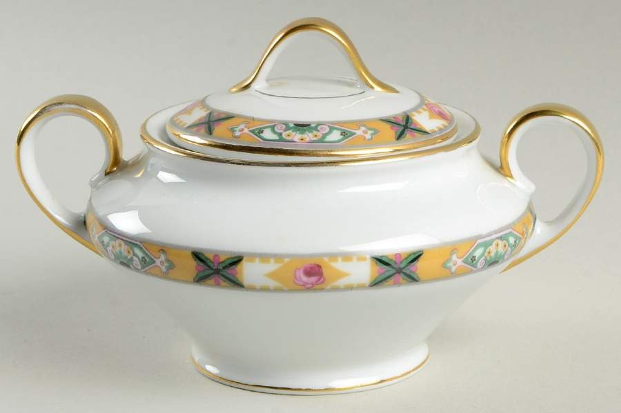 ROB38 Sugar Bowl & Lid by Royal Bayreuth-1