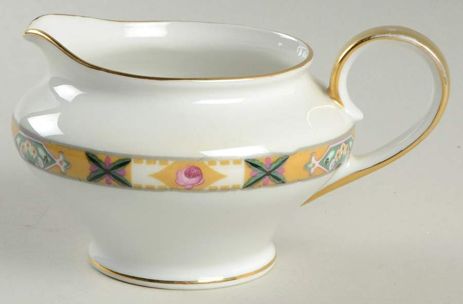 ROB38 Creamer by Royal Bayreuth-1