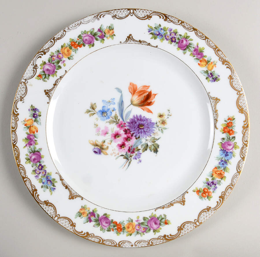 ROB41 Large Dinner Plate by Royal Bayreuth-1