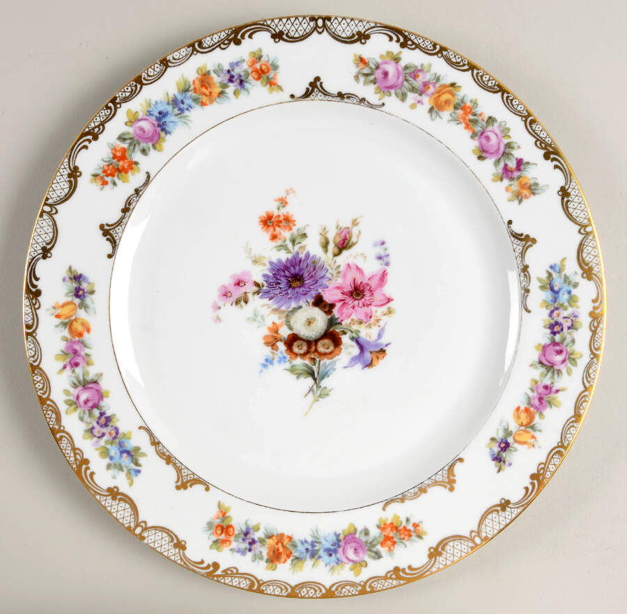 ROB41 Large Dinner Plate by Royal Bayreuth-1