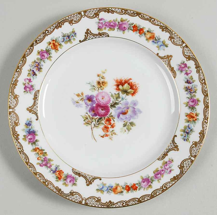 ROB41 Luncheon Plate by Royal Bayreuth-1