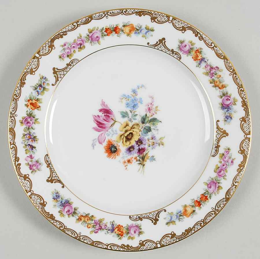 ROB41 Luncheon Plate by Royal Bayreuth-1