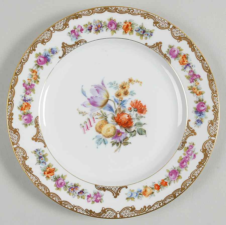 ROB41 Luncheon Plate by Royal Bayreuth-1