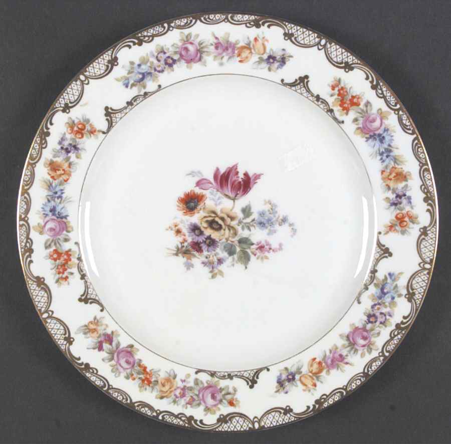 ROB41 Dinner Plate by Royal Bayreuth-1