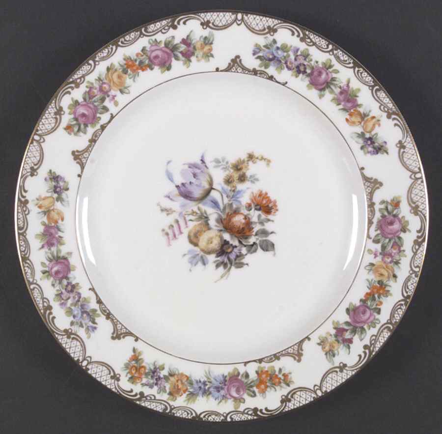 ROB41 Dinner Plate by Royal Bayreuth-1