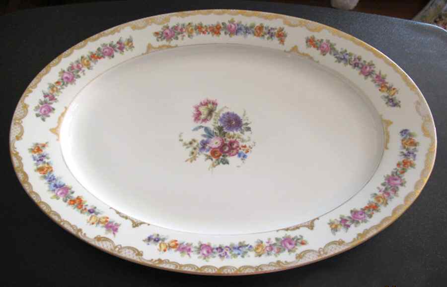 ROB41 17" Oval Serving Platter by Royal Bayreuth-1