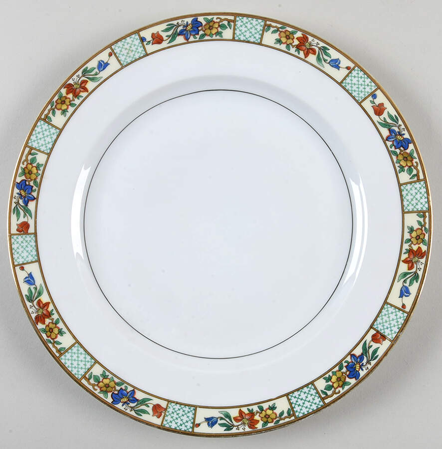 ROB45 Dinner Plate by Royal Bayreuth-1