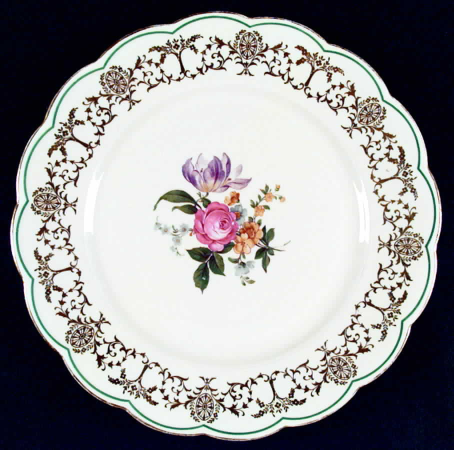 ROB46 Dinner Plate by Royal Bayreuth-1