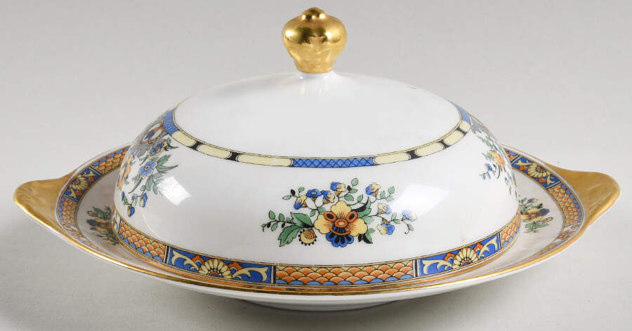 ROB59 Round Covered Butter by Royal Bayreuth-1