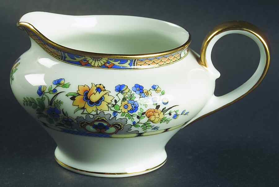 ROB59 Creamer by Royal Bayreuth-1