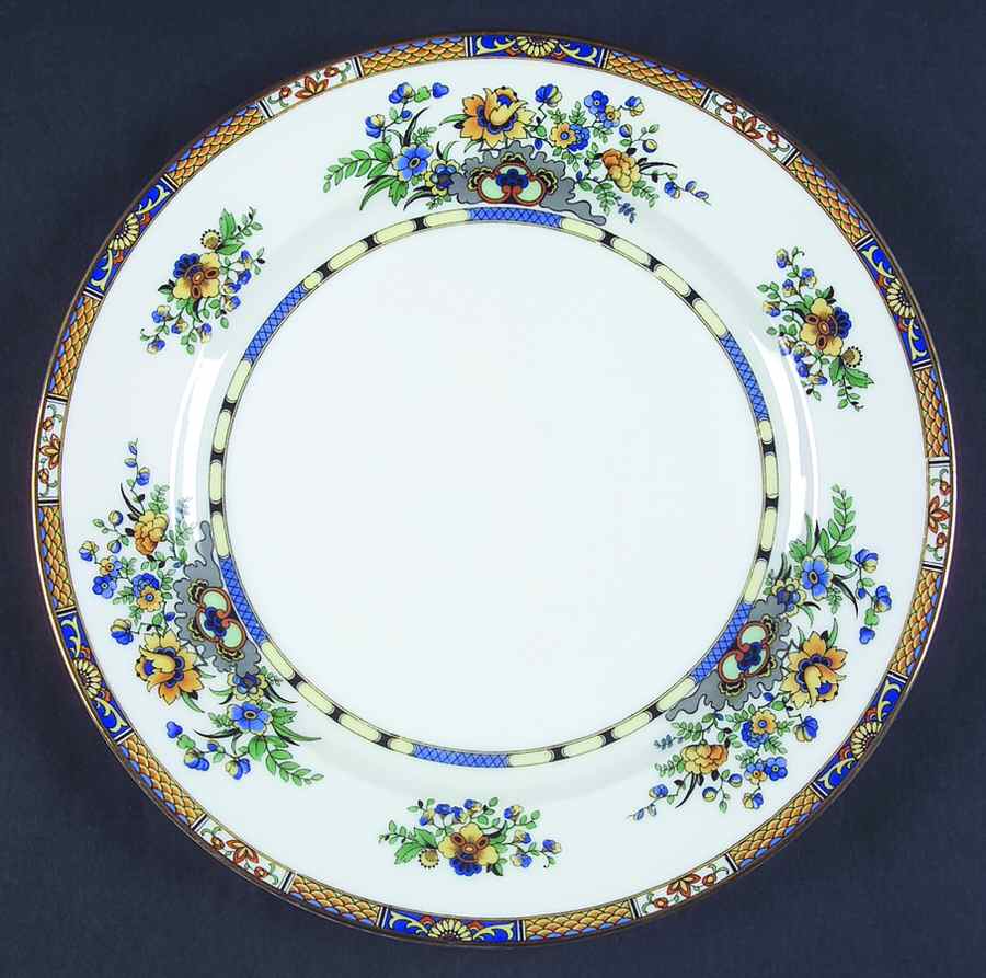 ROB59 Dinner Plate by Royal Bayreuth-1