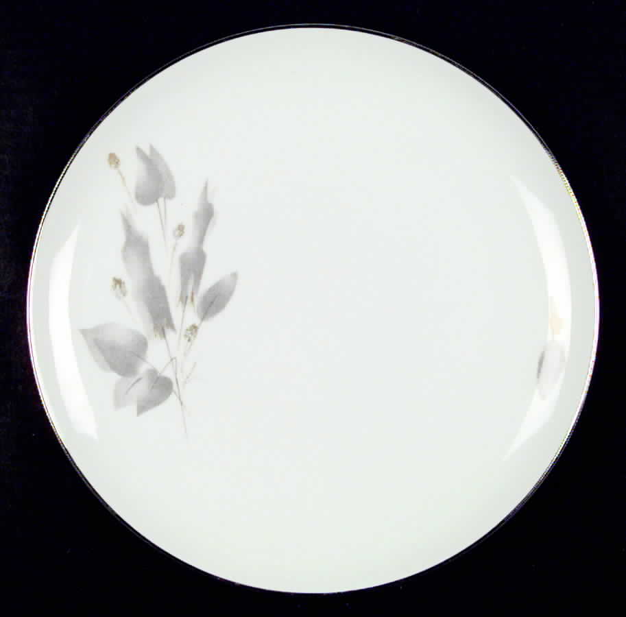 ROB61 Dinner Plate by Royal Bayreuth-1