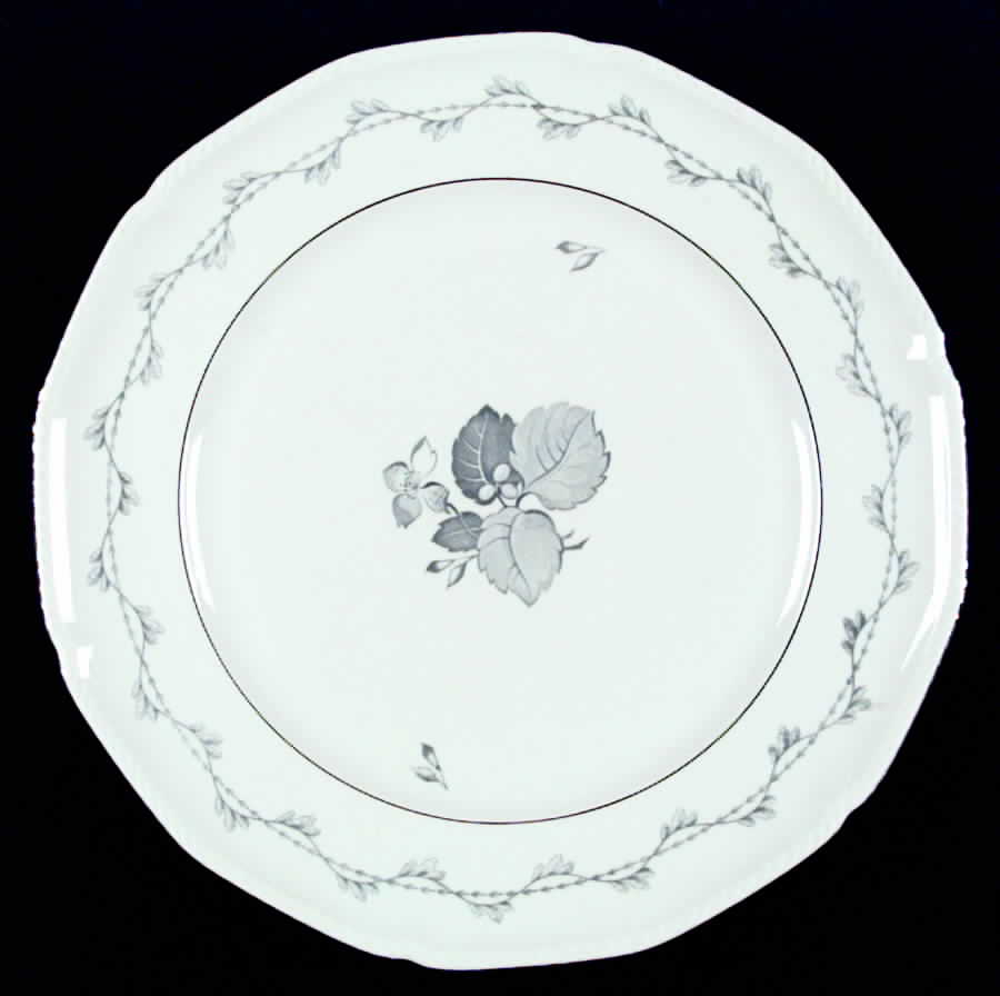 ROB64 Dinner Plate by Royal Bayreuth-1