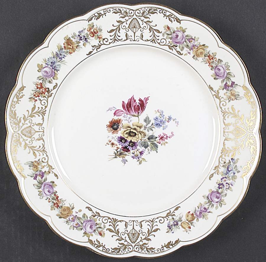 ROB66 Dinner Plate by Royal Bayreuth-1