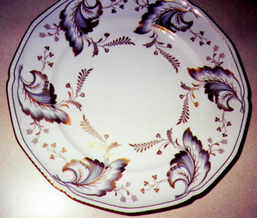 ROB78 Dinner Plate by Royal Bayreuth-1