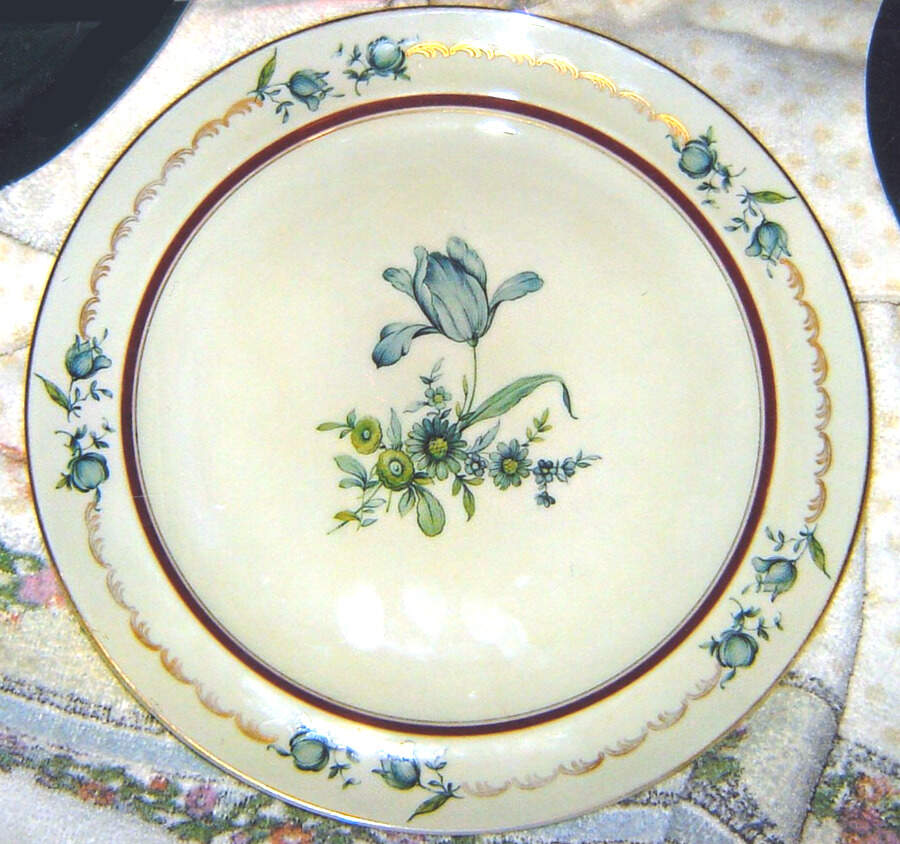 ROB81 Dinner Plate by Royal Bayreuth-1