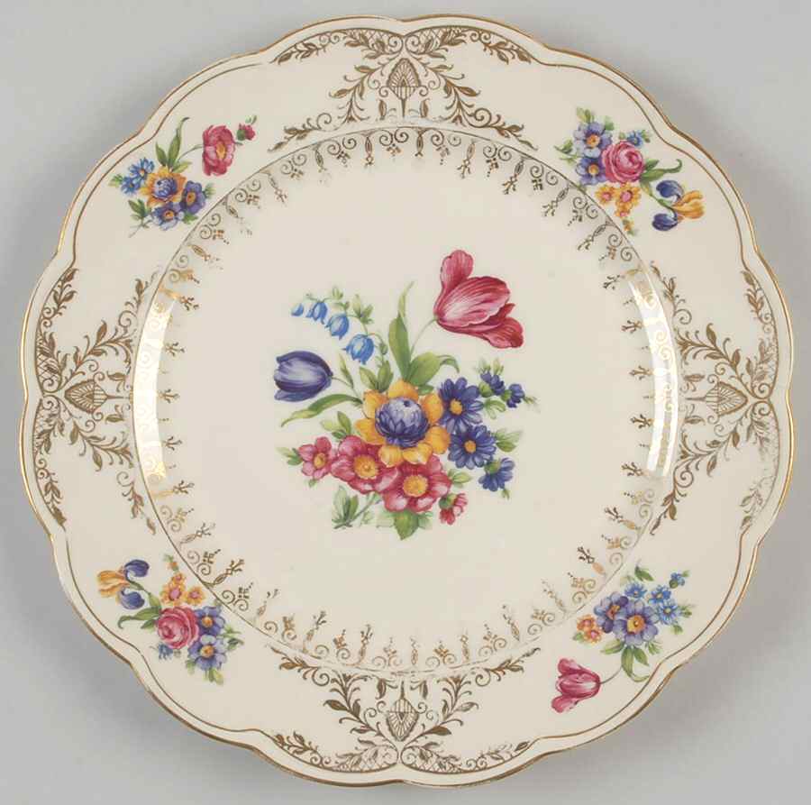 ROB93 Dinner Plate by Royal Bayreuth-1