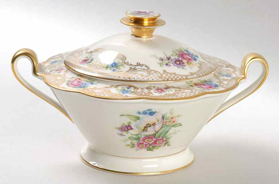The Rosalie Sugar Bowl & Lid by Royal Bayreuth-1