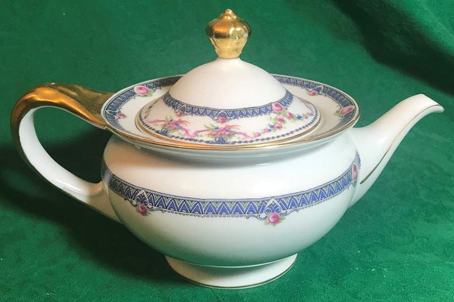 Rosemont Small Teapot & Lid by Royal Bayreuth-1