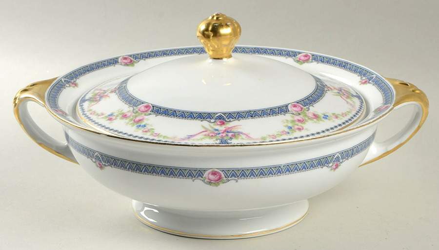 Rosemont Round Covered Vegetable by Royal Bayreuth-1