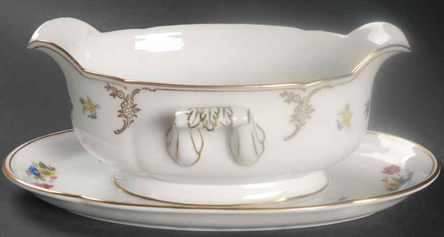 Savannah Gravy Boat with Attached Underplate by Royal Bayreuth-1