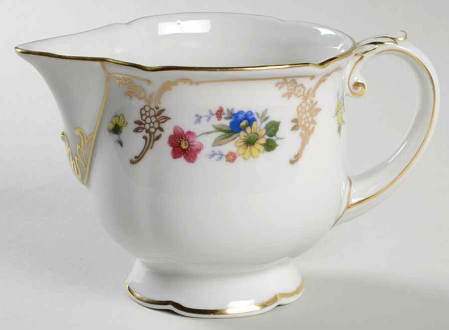 Savannah Creamer by Royal Bayreuth-1