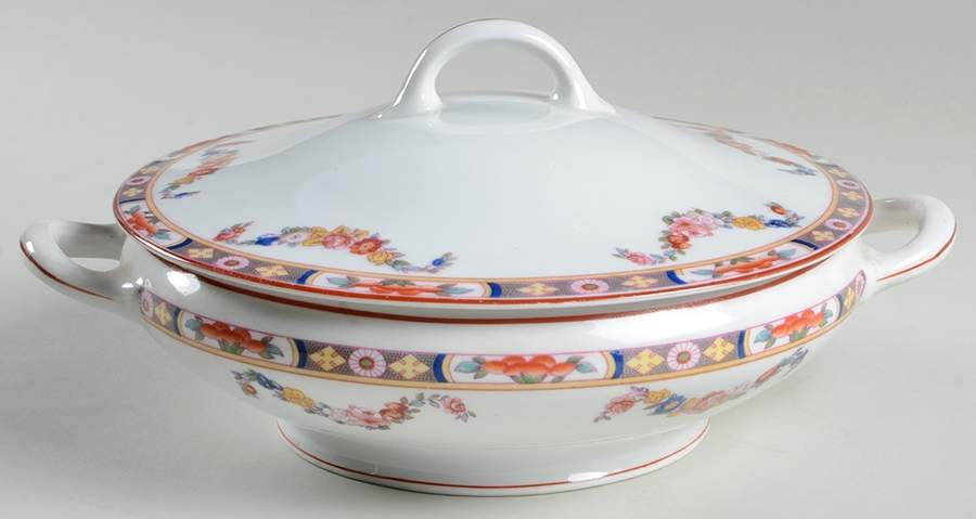 Standish Round Covered Vegetable by Royal Bayreuth-1