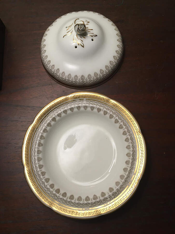 H1640 Muffin Dish & Lid by Royal Cauldon-1