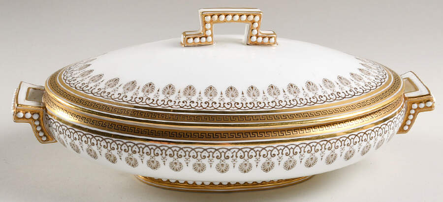 H1640 Oval Covered Vegetable by Royal Cauldon-1