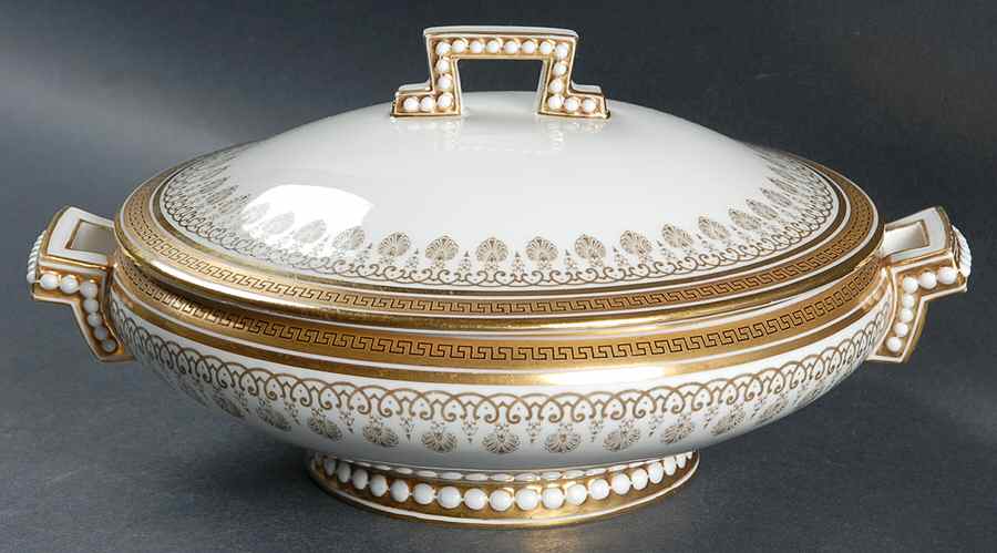 H1640 Round Covered Vegetable by Royal Cauldon-1