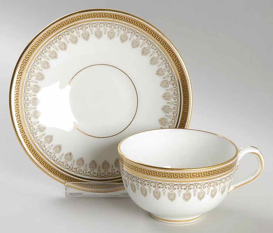 H1640 Traditional Footed Cup & Saucer Set by Royal Cauldon-1
