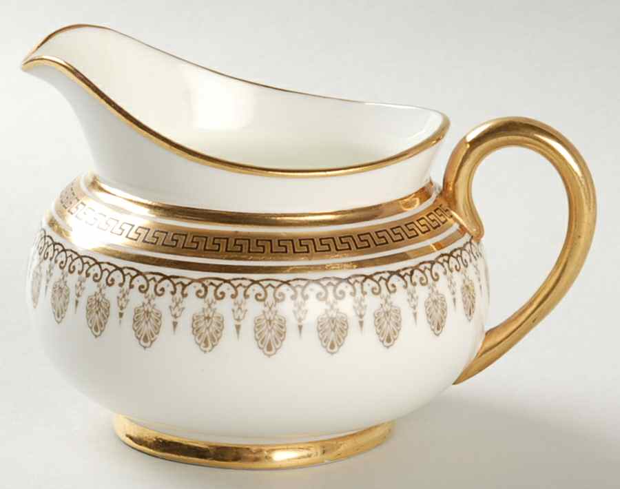 H1640 Creamer by Royal Cauldon-1