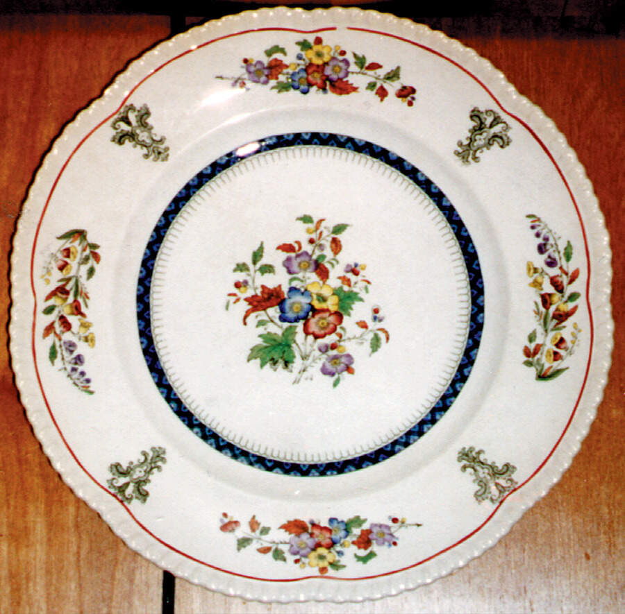 Badminton Dinner Plate by Royal Cauldon-1