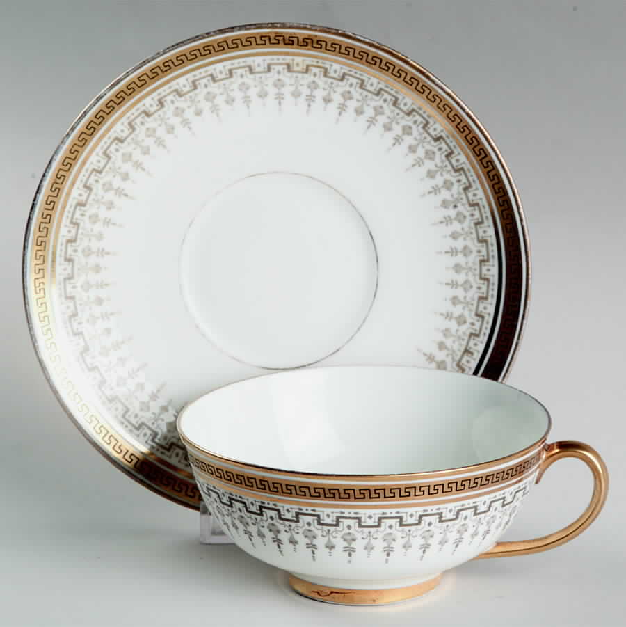 H8713 Footed Cup & Saucer Set by Royal Cauldon-1