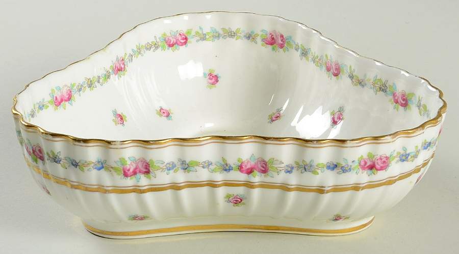 K3616 Triangle Candy Dish by Royal Cauldon-1