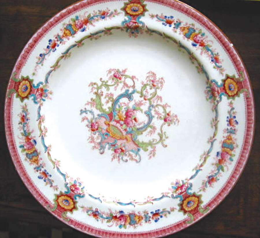 K4400 Dinner Plate by Royal Cauldon-1