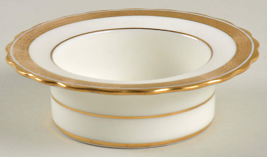 L2824 Ramekin No Saucer by Royal Cauldon-1
