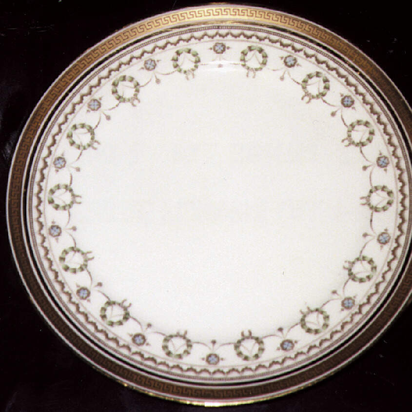 L3388 Dinner Plate by Royal Cauldon-1