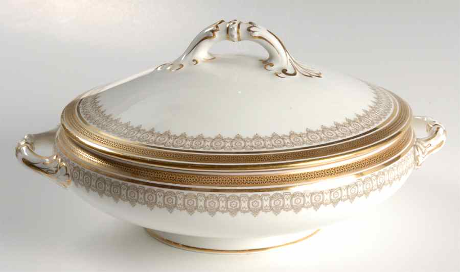 L4000 Round Covered Vegetable by Royal Cauldon-1