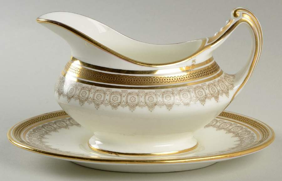 L4000 Gravy Boat & Underplate by Royal Cauldon-1
