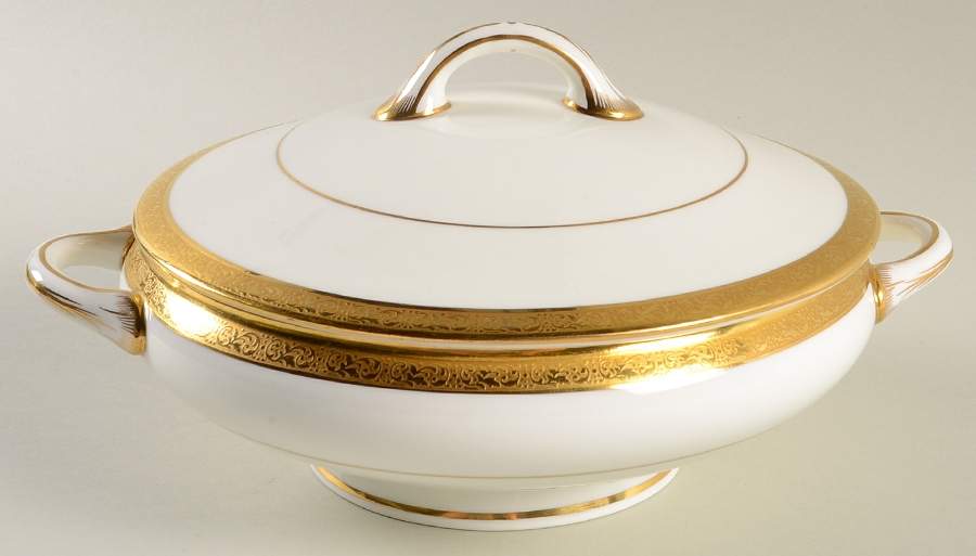 L4142 Round Covered Vegetable by Royal Cauldon-1