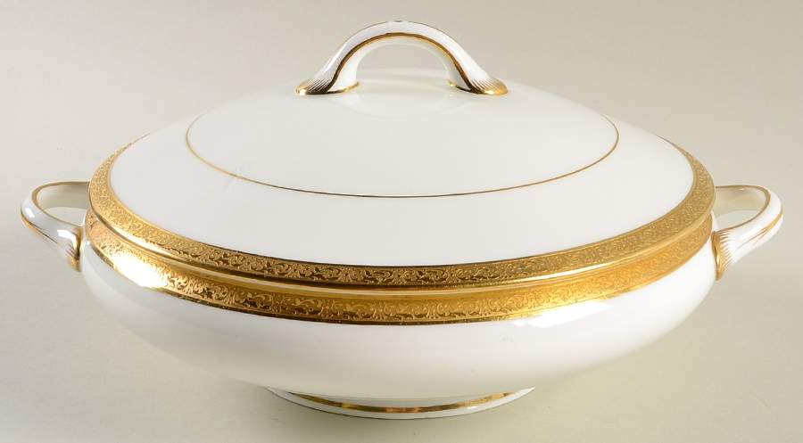 L4142 Round Covered Vegetable by Royal Cauldon-1